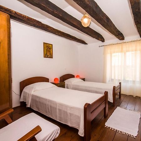 Holiday Home Trostova Kuca パジン エクステリア 写真